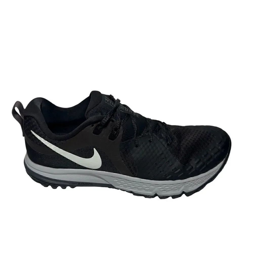 Men’s Nike trail wild horse athletic shoes size 8.5 black